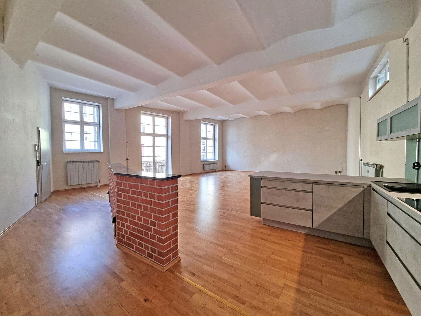 Pronájem bytu 1+1 104 m², Dittenberger Straße 4, Halle, Sasko-Anhaltsko Pronájem bytu 1+1 104 m², Dittenberger Straße 4, Halle, Sasko-Anhaltsko
