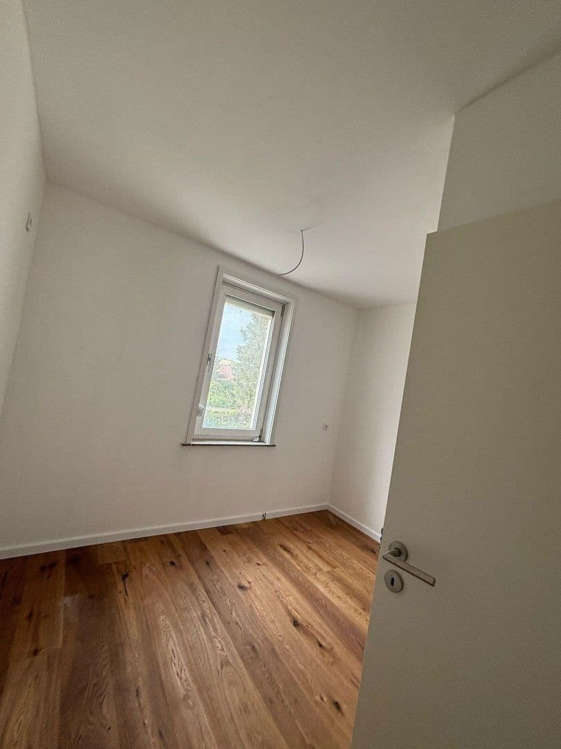 Pronájem bytu 3+1 70 m², Zabergäustr. 97, Stuttgart, Bádensko-Württembersko Pronájem bytu 3+1 70 m², Zabergäustr. 97, Stuttgart, Bádensko-Württembersko