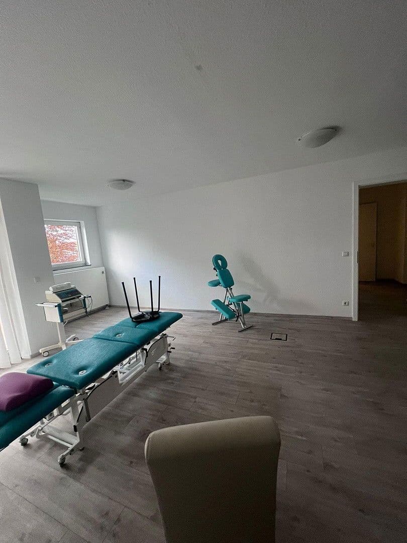 Pronájem kanceláře 65 m², Pfotenhauerstr. 52, Dresden, Sasko Pronájem kanceláře 65 m², Pfotenhauerstr. 52, Dresden, Sasko