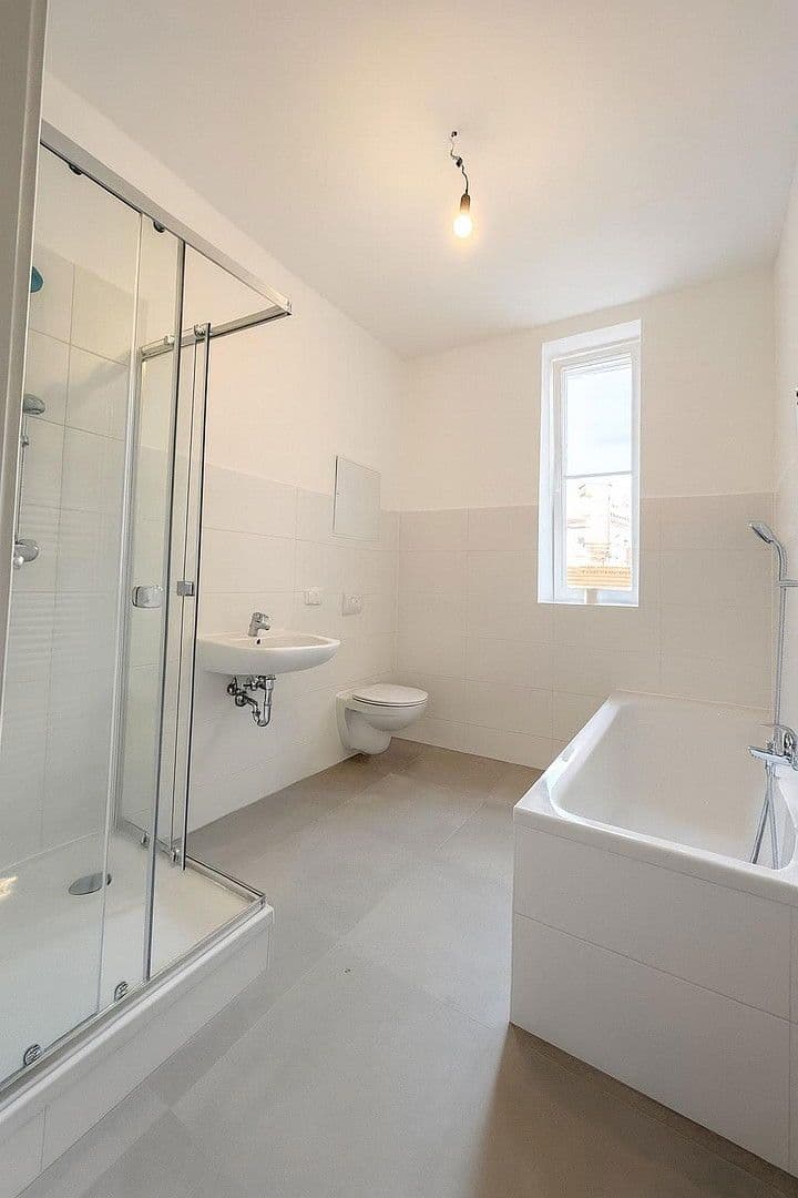 Pronájem bytu 5+1 150 m², Paracelsusstraße 2c, Halle (Saale), Sasko-Anhaltsko Pronájem bytu 5+1 150 m², Paracelsusstraße 2c, Halle (Saale), Sasko-Anhaltsko