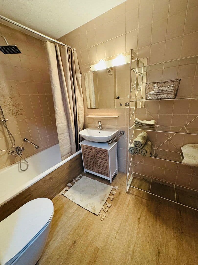 Pronájem bytu 2+1 51 m², Leinfelden-Echterdingen, Bádensko-Württembersko Pronájem bytu 2+1 51 m², Leinfelden-Echterdingen, Bádensko-Württembersko