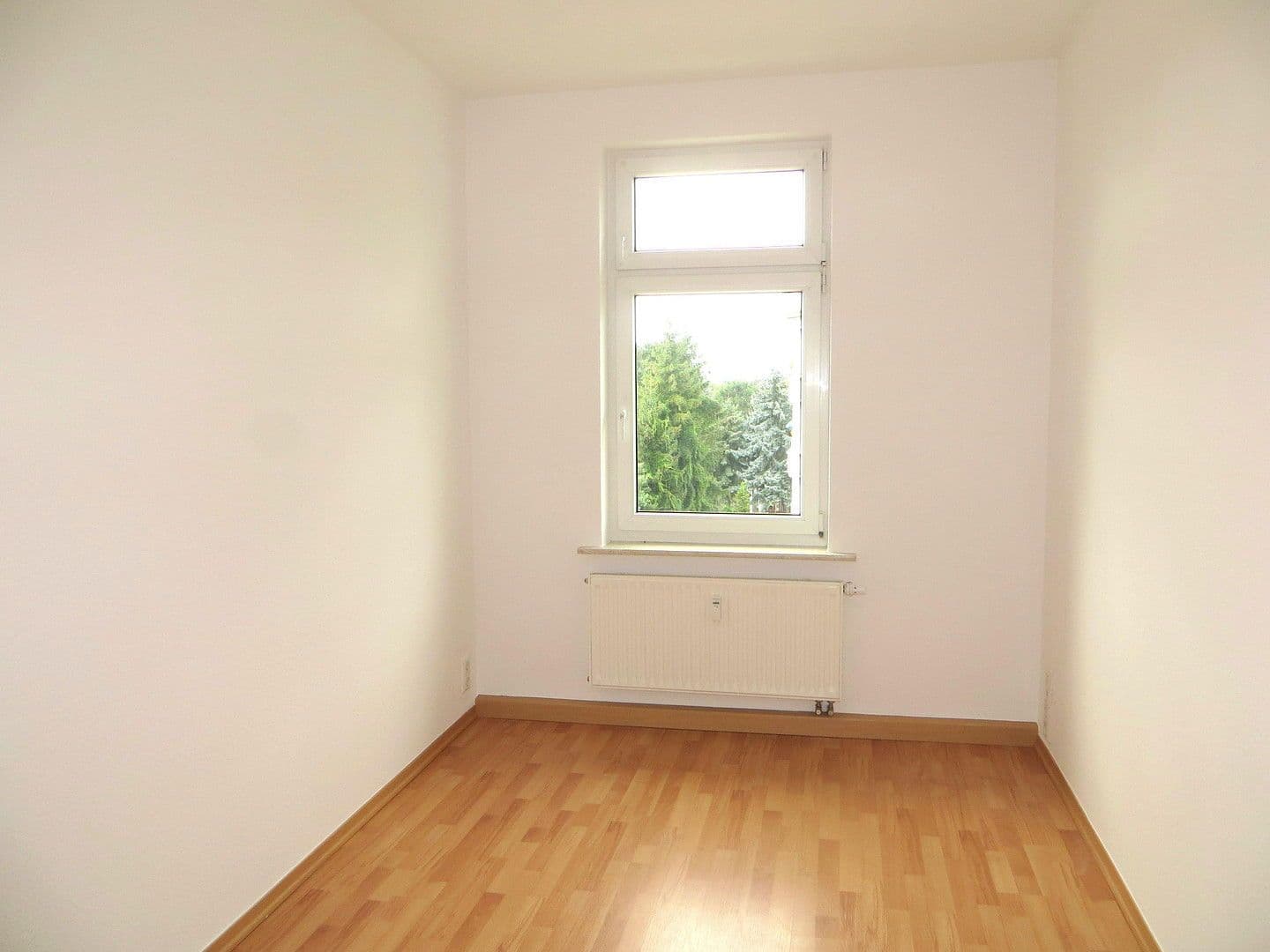 Pronájem bytu 3+1 87 m², August-Knauer-Str. 1, Leipzig, Sasko Pronájem bytu 3+1 87 m², August-Knauer-Str. 1, Leipzig, Sasko