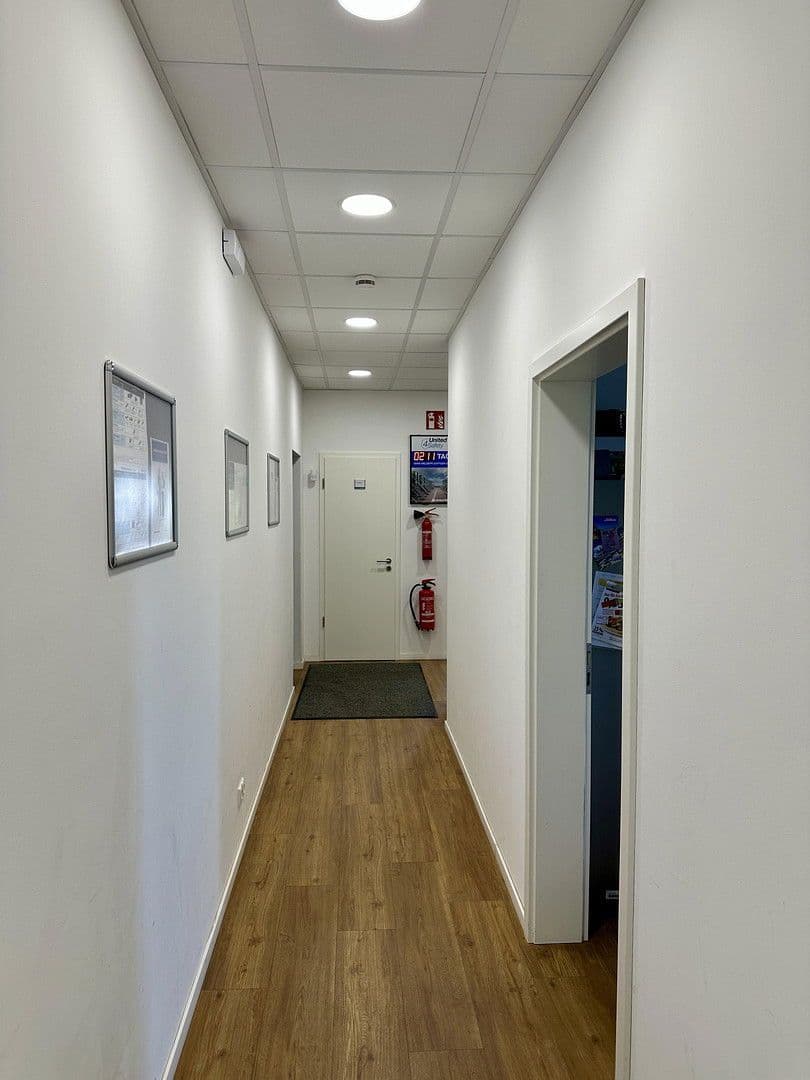 Pronájem nebytového prostoru 720 m², Lüneburg, Dolní Sasko Pronájem nebytového prostoru 720 m², Lüneburg, Dolní Sasko