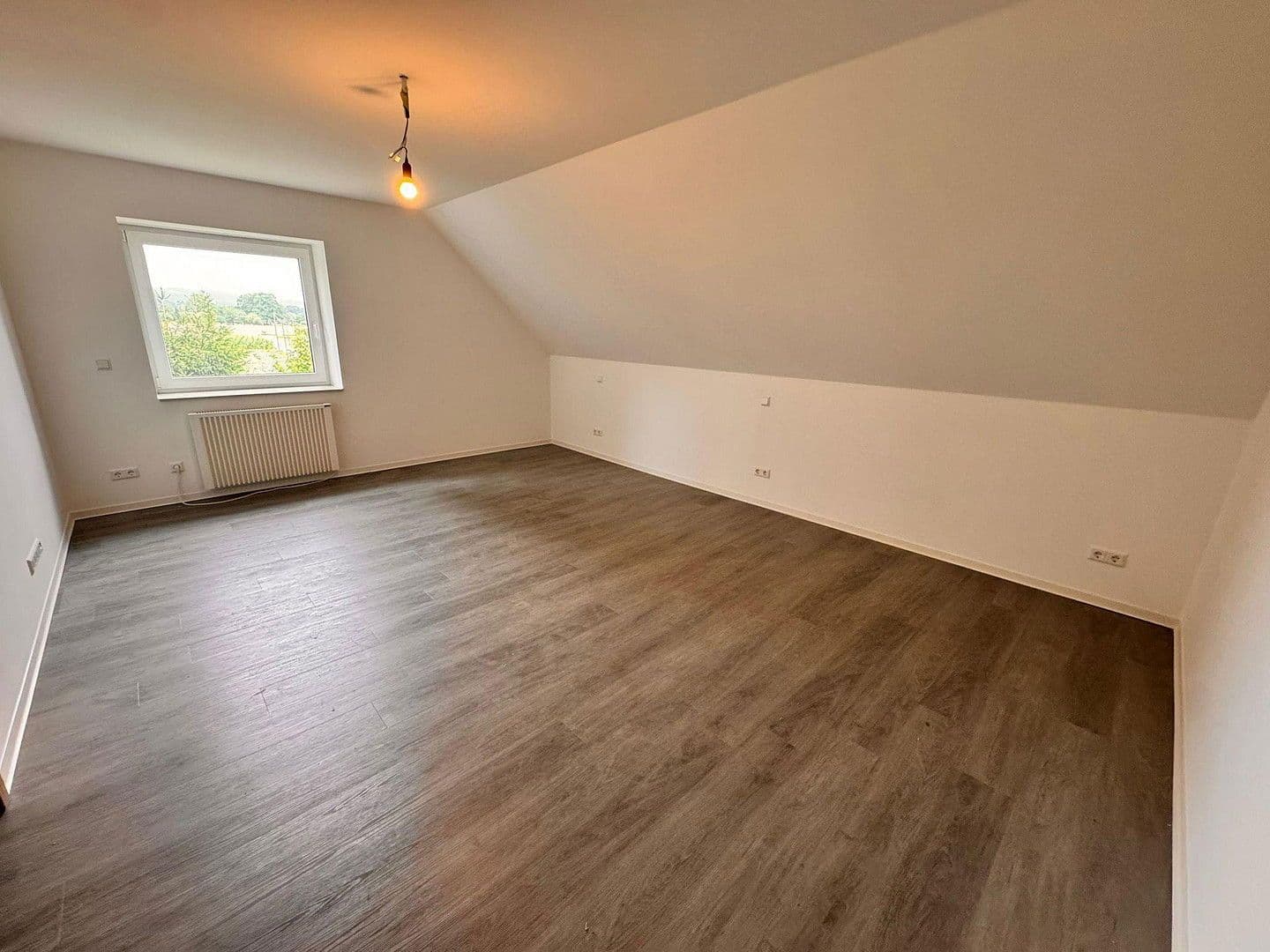 Prodej domu 125 m², pozemek 460 m², Casumer Straße, Borgholzhausen, Severní Porýní-Vestfálsko Prodej domu 125 m², pozemek 460 m², Casumer Straße, Borgholzhausen, Severní Porýní-Vestfálsko
