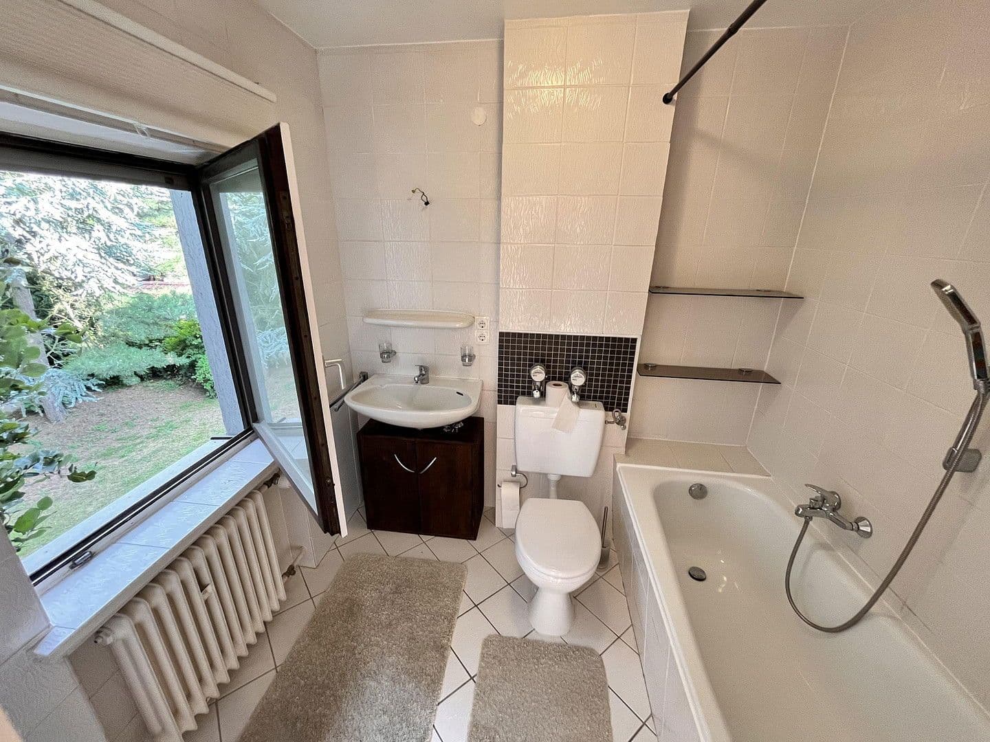 Pronájem bytu 1+1 41 m², Flörsheim, Hessen Pronájem bytu 1+1 41 m², Flörsheim, Hessen