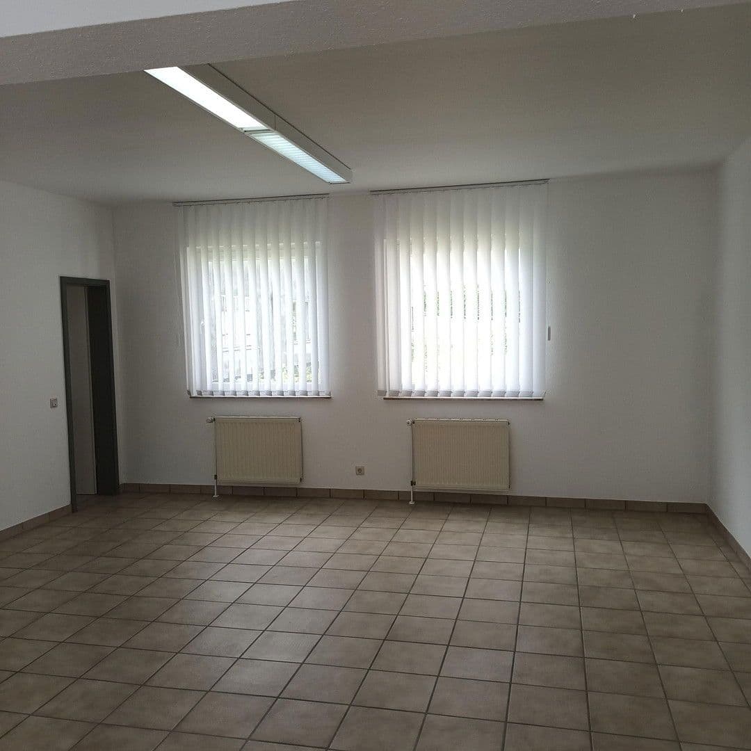 Pronájem nebytového prostoru 860 m², Neunkirchen, Severní Porýní-Vestfálsko Pronájem nebytového prostoru 860 m², Neunkirchen, Severní Porýní-Vestfálsko