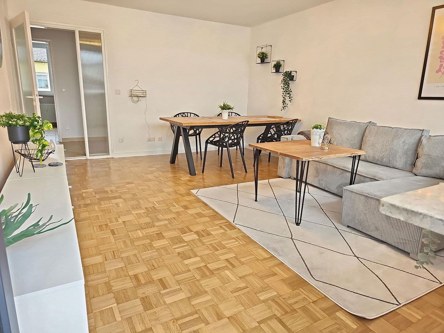 Pronájem bytu 4+1 91 m², Haydnstr. 6, Germering, Bavorsko Pronájem bytu 4+1 91 m², Haydnstr. 6, Germering, Bavorsko