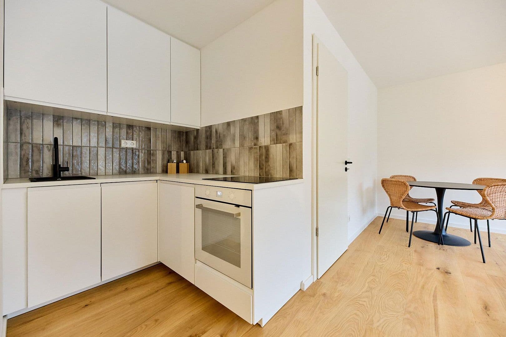 Pronájem bytu 2+1 44 m², Pöhlenweg 35, Düsseldorf, Severní Porýní-Vestfálsko Pronájem bytu 2+1 44 m², Pöhlenweg 35, Düsseldorf, Severní Porýní-Vestfálsko