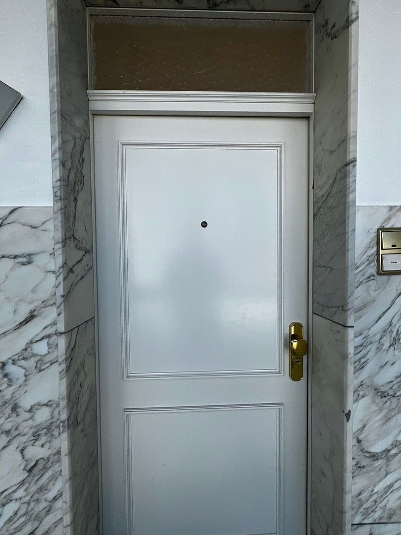 Pronájem bytu 3+1 95 m², Corneliusstr. 1, Düsseldorf, Severní Porýní-Vestfálsko Pronájem bytu 3+1 95 m², Corneliusstr. 1, Düsseldorf, Severní Porýní-Vestfálsko