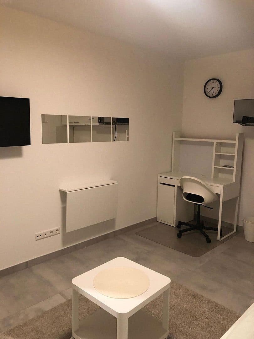 Pronájem bytu 1+1 13 m², Stuttgart, Bádensko-Württembersko Pronájem bytu 1+1 13 m², Stuttgart, Bádensko-Württembersko