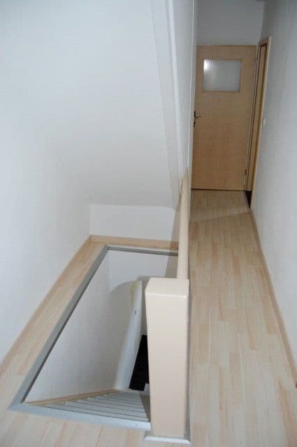 Pronájem domu 102 m², pozemek 98 m², Kuttlerstr. 15, Erlangen, Bavorsko Pronájem domu 102 m², pozemek 98 m², Kuttlerstr. 15, Erlangen, Bavorsko