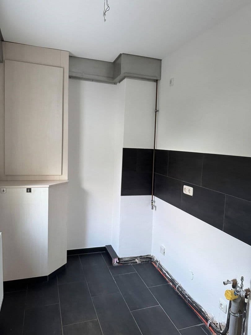 Pronájem domu 102 m², pozemek 98 m², Kuttlerstr. 15, Erlangen, Bavorsko Pronájem domu 102 m², pozemek 98 m², Kuttlerstr. 15, Erlangen, Bavorsko