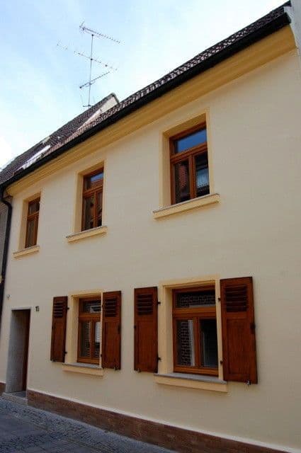 Pronájem domu 102 m², pozemek 98 m², Kuttlerstr. 15, Erlangen, Bavorsko Pronájem domu 102 m², pozemek 98 m², Kuttlerstr. 15, Erlangen, Bavorsko