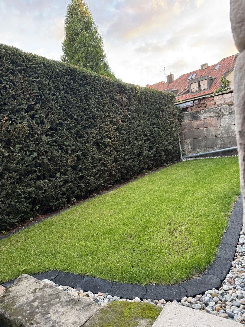 Pronájem domu 102 m², pozemek 98 m², Kuttlerstr. 15, Erlangen, Bavorsko Pronájem domu 102 m², pozemek 98 m², Kuttlerstr. 15, Erlangen, Bavorsko