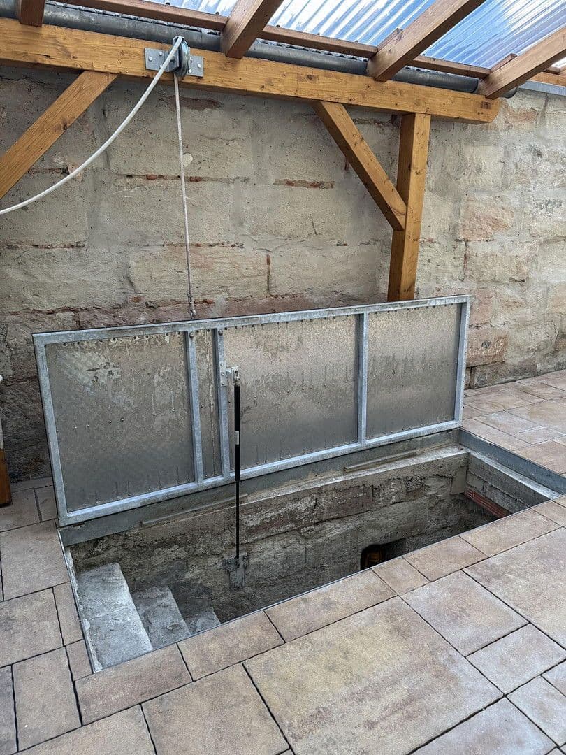 Pronájem domu 102 m², pozemek 98 m², Kuttlerstr. 15, Erlangen, Bavorsko Pronájem domu 102 m², pozemek 98 m², Kuttlerstr. 15, Erlangen, Bavorsko