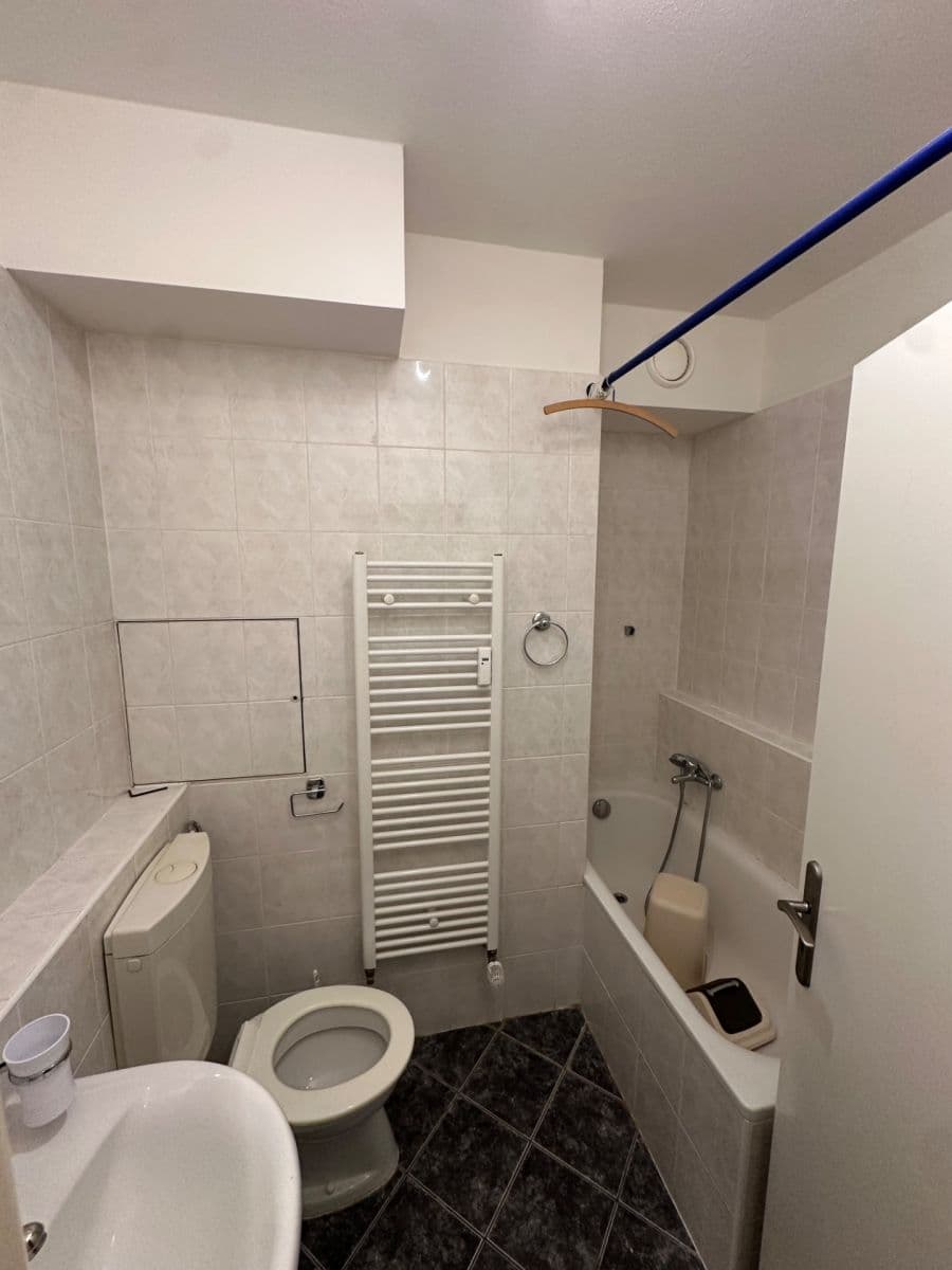 Pronájem bytu 1+kk 37 m², Hnězdenská, Praha, Praha Pronájem bytu 1+kk 37 m², Hnězdenská, Praha, Praha