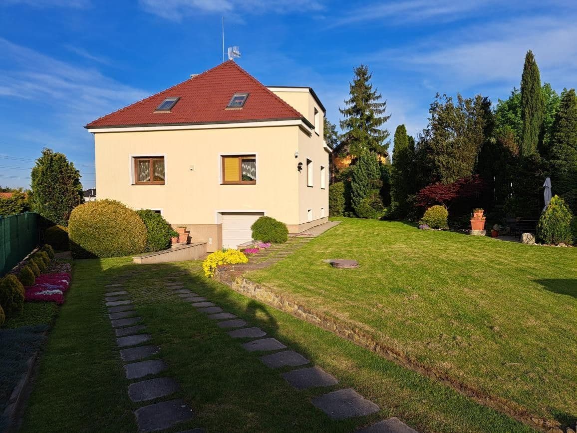 Prodej domu 127 m², pozemek 1.350 m², Kralupská, Statenice, Středočeský kraj Prodej domu 127 m², pozemek 1.350 m², Kralupská, Statenice, Středočeský kraj