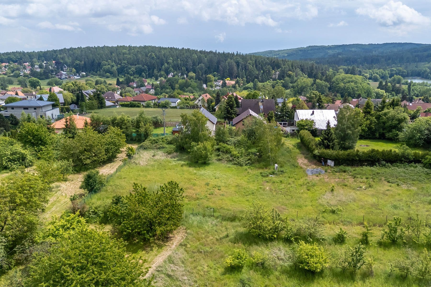 Prodej pozemku 930 m², Na Vyhlídce, Vyžlovka, Středočeský kraj Prodej pozemku 930 m², Na Vyhlídce, Vyžlovka, Středočeský kraj