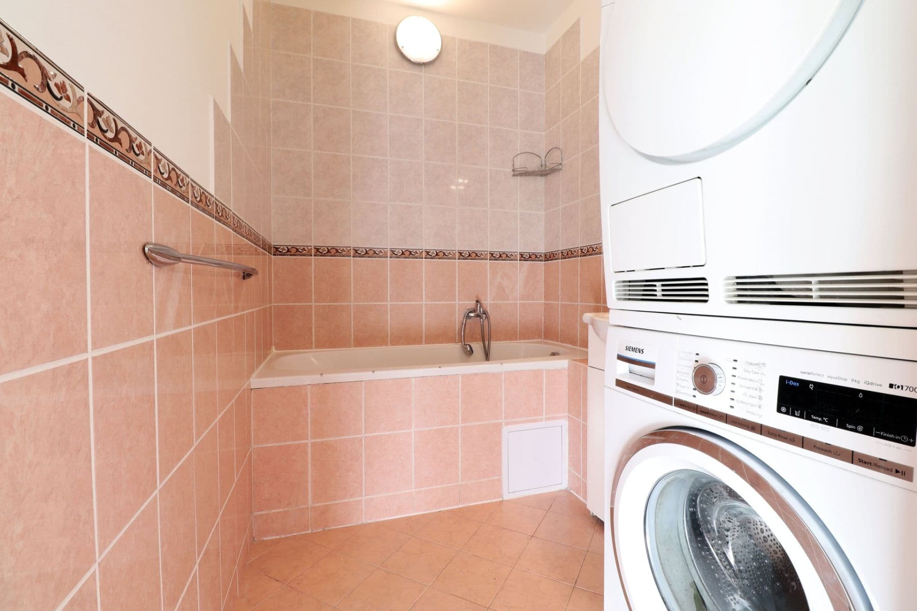 Pronájem bytu 3+1 69 m², Tanvaldská, Praha, Praha Pronájem bytu 3+1 69 m², Tanvaldská, Praha, Praha