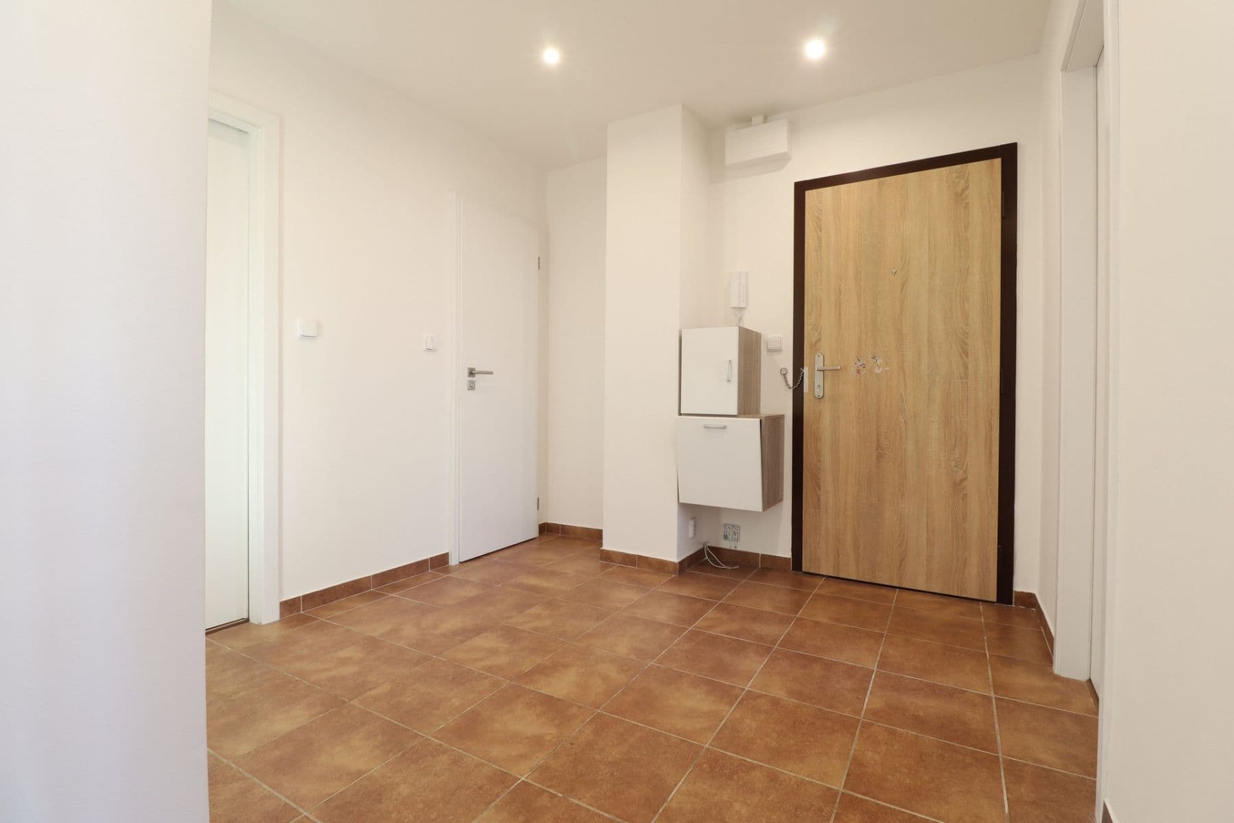 Pronájem bytu 3+1 69 m², Tanvaldská, Praha, Praha Pronájem bytu 3+1 69 m², Tanvaldská, Praha, Praha