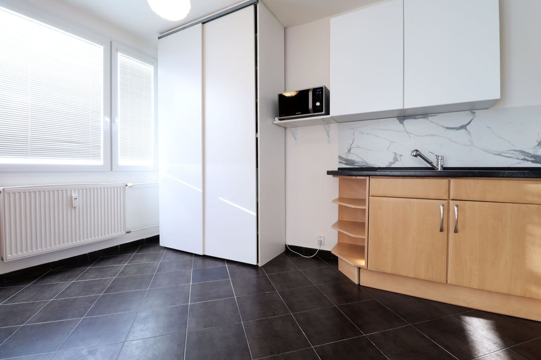 Pronájem bytu 3+1 69 m², Tanvaldská, Praha, Praha Pronájem bytu 3+1 69 m², Tanvaldská, Praha, Praha