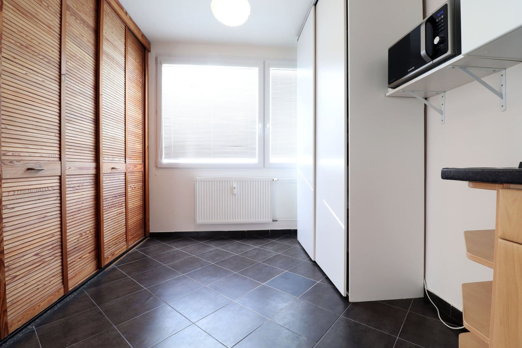 Pronájem bytu 3+1 69 m², Tanvaldská, Praha, Praha Pronájem bytu 3+1 69 m², Tanvaldská, Praha, Praha