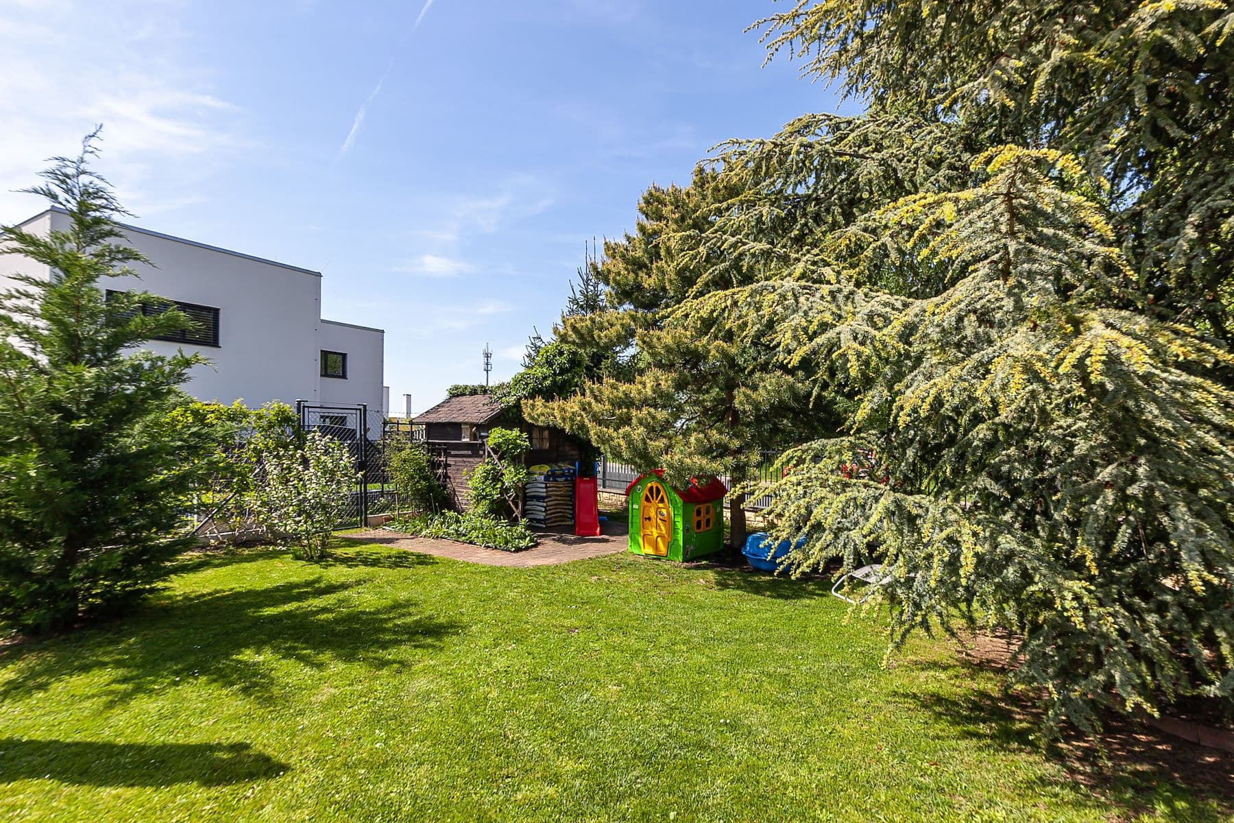 Prodej domu 270 m², pozemek 598 m², K Remízku, Vestec, Středočeský kraj Prodej domu 270 m², pozemek 598 m², K Remízku, Vestec, Středočeský kraj