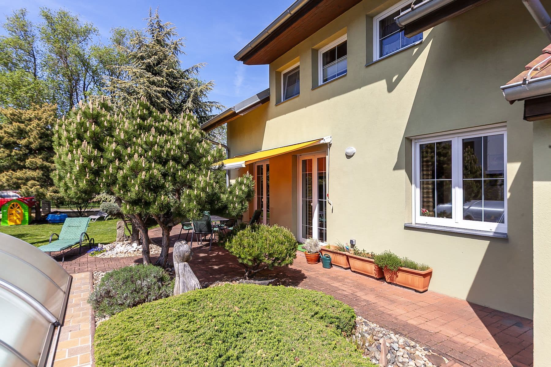 Prodej domu 270 m², pozemek 598 m², K Remízku, Vestec, Středočeský kraj Prodej domu 270 m², pozemek 598 m², K Remízku, Vestec, Středočeský kraj