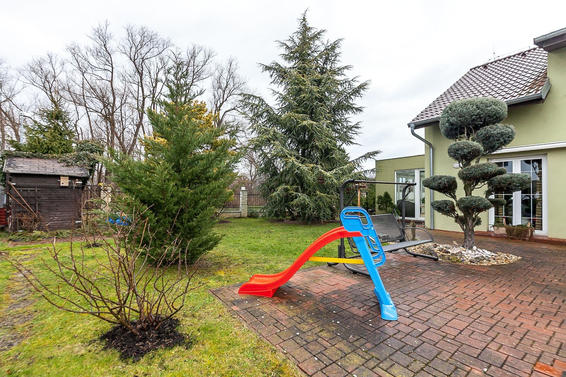 Prodej domu 270 m², pozemek 598 m², K Remízku, Vestec, Středočeský kraj Prodej domu 270 m², pozemek 598 m², K Remízku, Vestec, Středočeský kraj