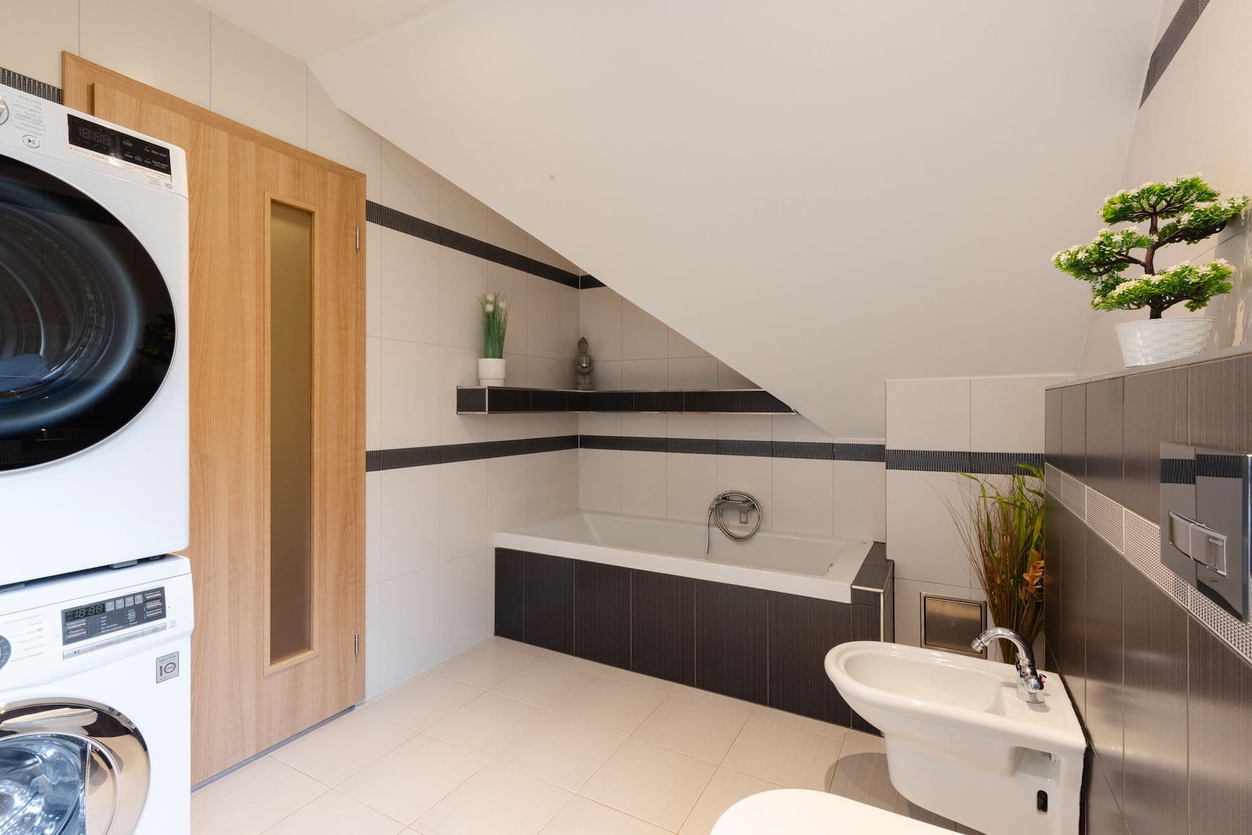 Prodej domu 240 m², pozemek 2.000 m², Luční, Kamenice, Středočeský kraj Prodej domu 240 m², pozemek 2.000 m², Luční, Kamenice, Středočeský kraj