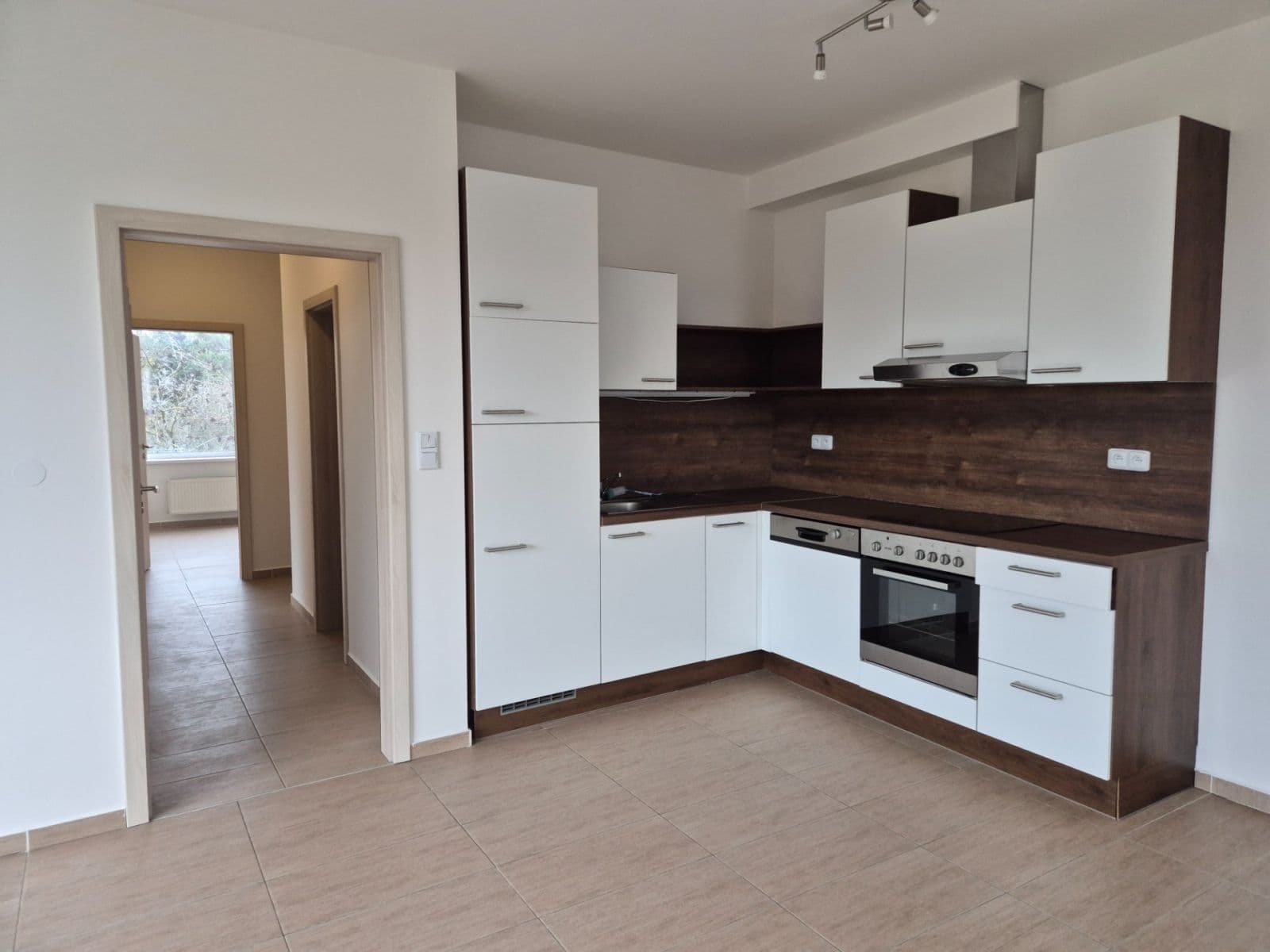 Pronájem bytu 3+kk 107 m², Premonstrátů, Chýně, Středočeský kraj Pronájem bytu 3+kk 107 m², Premonstrátů, Chýně, Středočeský kraj