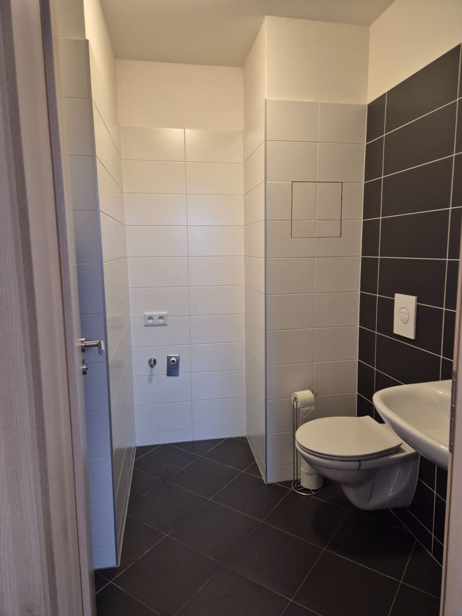 Pronájem bytu 3+kk 107 m², Premonstrátů, Chýně, Středočeský kraj Pronájem bytu 3+kk 107 m², Premonstrátů, Chýně, Středočeský kraj