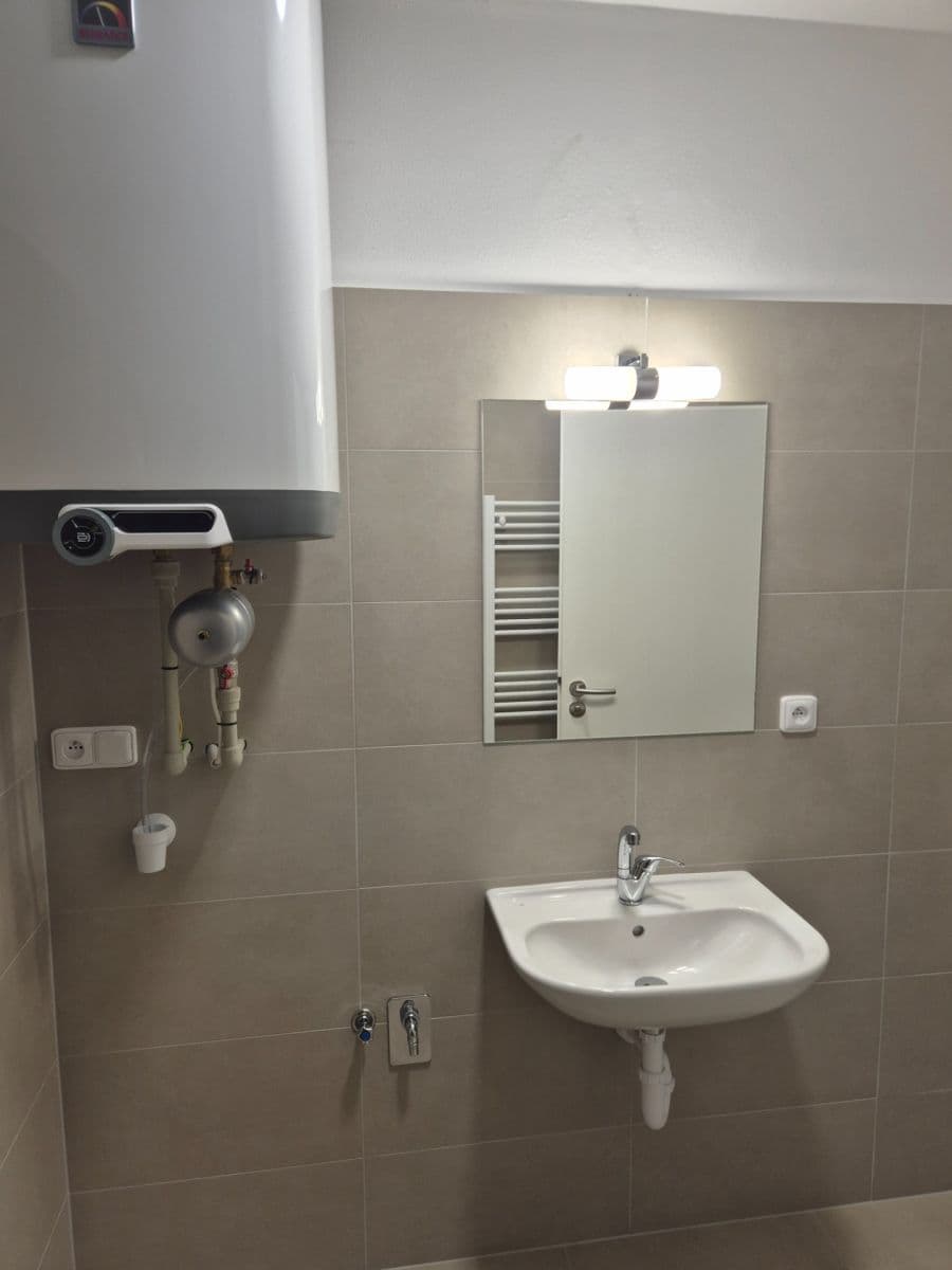 Pronájem bytu 2+kk 58 m², Hradišťská, Staré Město, Zlínský kraj Pronájem bytu 2+kk 58 m², Hradišťská, Staré Město, Zlínský kraj