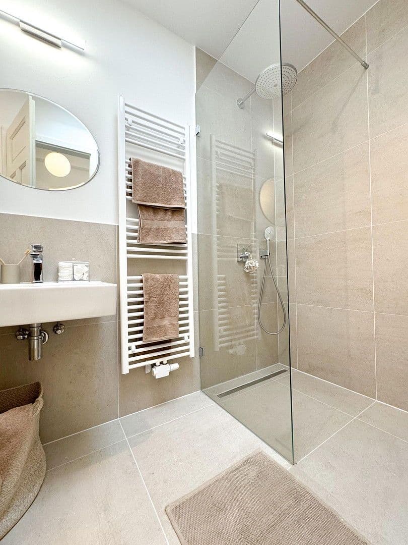 Prodej bytu 3+1 100 m², Berlin, Berlín Prodej bytu 3+1 100 m², Berlin, Berlín