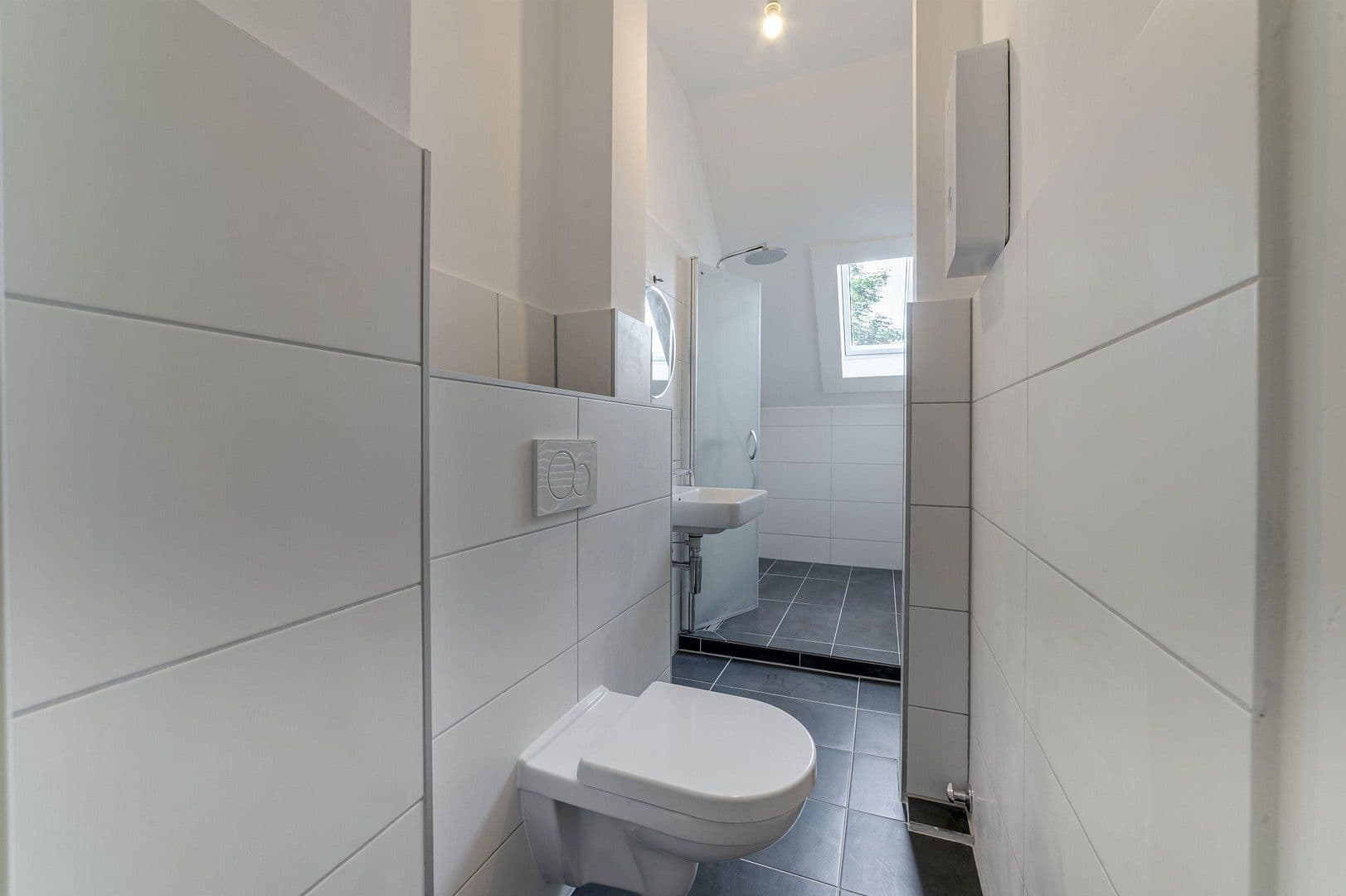 Pronájem bytu 4+1 100 m², Wittensteinstraße 137, Wuppertal, Severní Porýní-Vestfálsko Pronájem bytu 4+1 100 m², Wittensteinstraße 137, Wuppertal, Severní Porýní-Vestfálsko