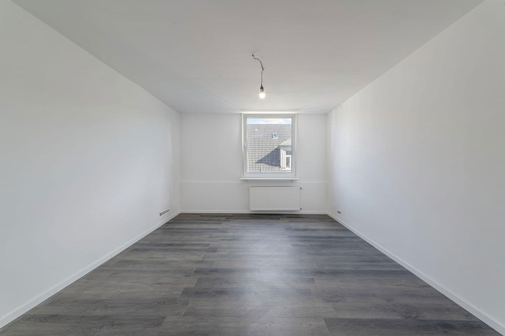 Pronájem bytu 4+1 100 m², Wittensteinstraße 137, Wuppertal, Severní Porýní-Vestfálsko Pronájem bytu 4+1 100 m², Wittensteinstraße 137, Wuppertal, Severní Porýní-Vestfálsko