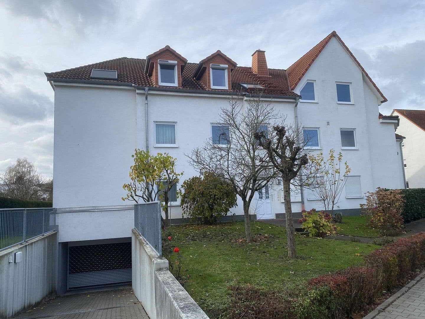 Prodej bytu 3+1 96 m², Steinbacher Hohl 31, Frankfurt OT Praunheim, Hessen Prodej bytu 3+1 96 m², Steinbacher Hohl 31, Frankfurt OT Praunheim, Hessen