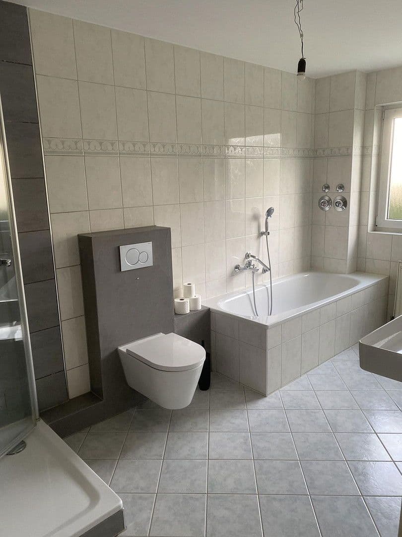 Prodej bytu 3+1 96 m², Steinbacher Hohl 31, Frankfurt OT Praunheim, Hessen Prodej bytu 3+1 96 m², Steinbacher Hohl 31, Frankfurt OT Praunheim, Hessen