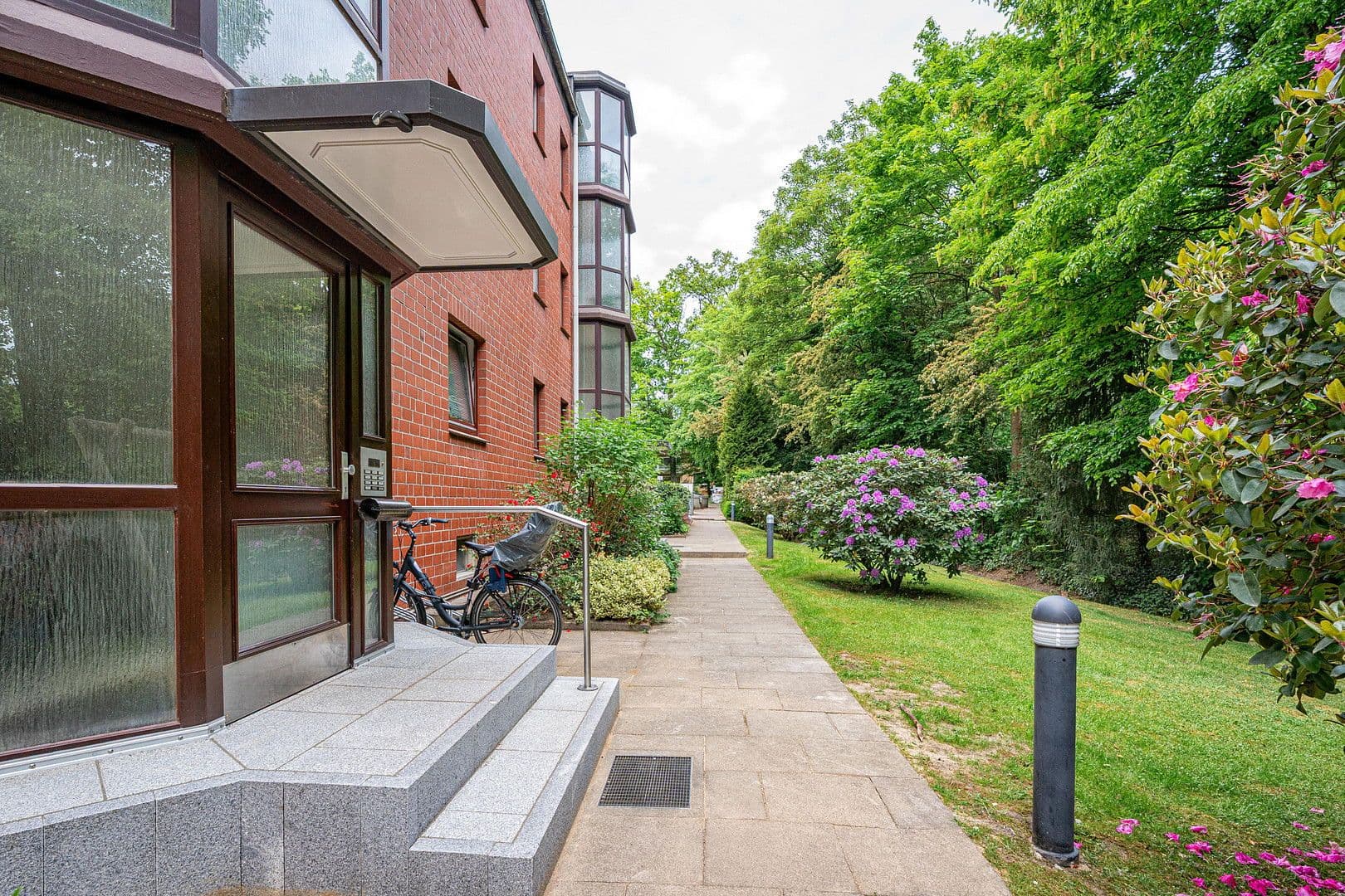 Prodej bytu 3+1 76 m², Meiendorfer Straße 12a, Hamburg, Hamburg Prodej bytu 3+1 76 m², Meiendorfer Straße 12a, Hamburg, Hamburg