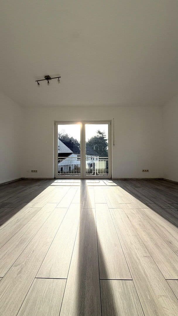 Pronájem bytu 3+1 95 m², Hauptstr. 22, Goddert, Porýní-Falc Pronájem bytu 3+1 95 m², Hauptstr. 22, Goddert, Porýní-Falc