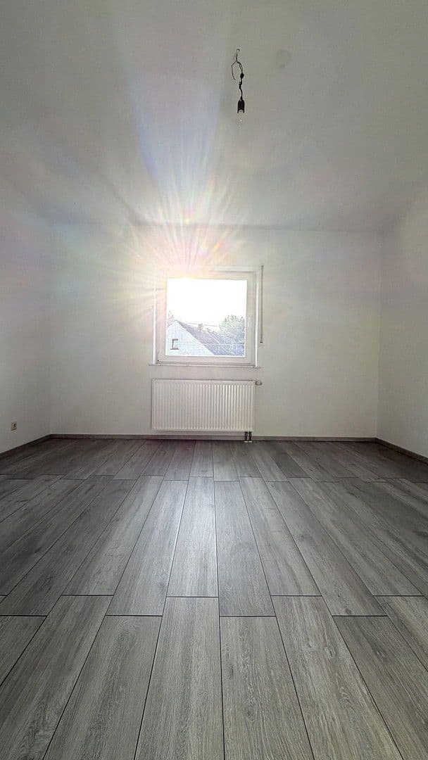 Pronájem bytu 3+1 95 m², Hauptstr. 22, Goddert, Porýní-Falc Pronájem bytu 3+1 95 m², Hauptstr. 22, Goddert, Porýní-Falc