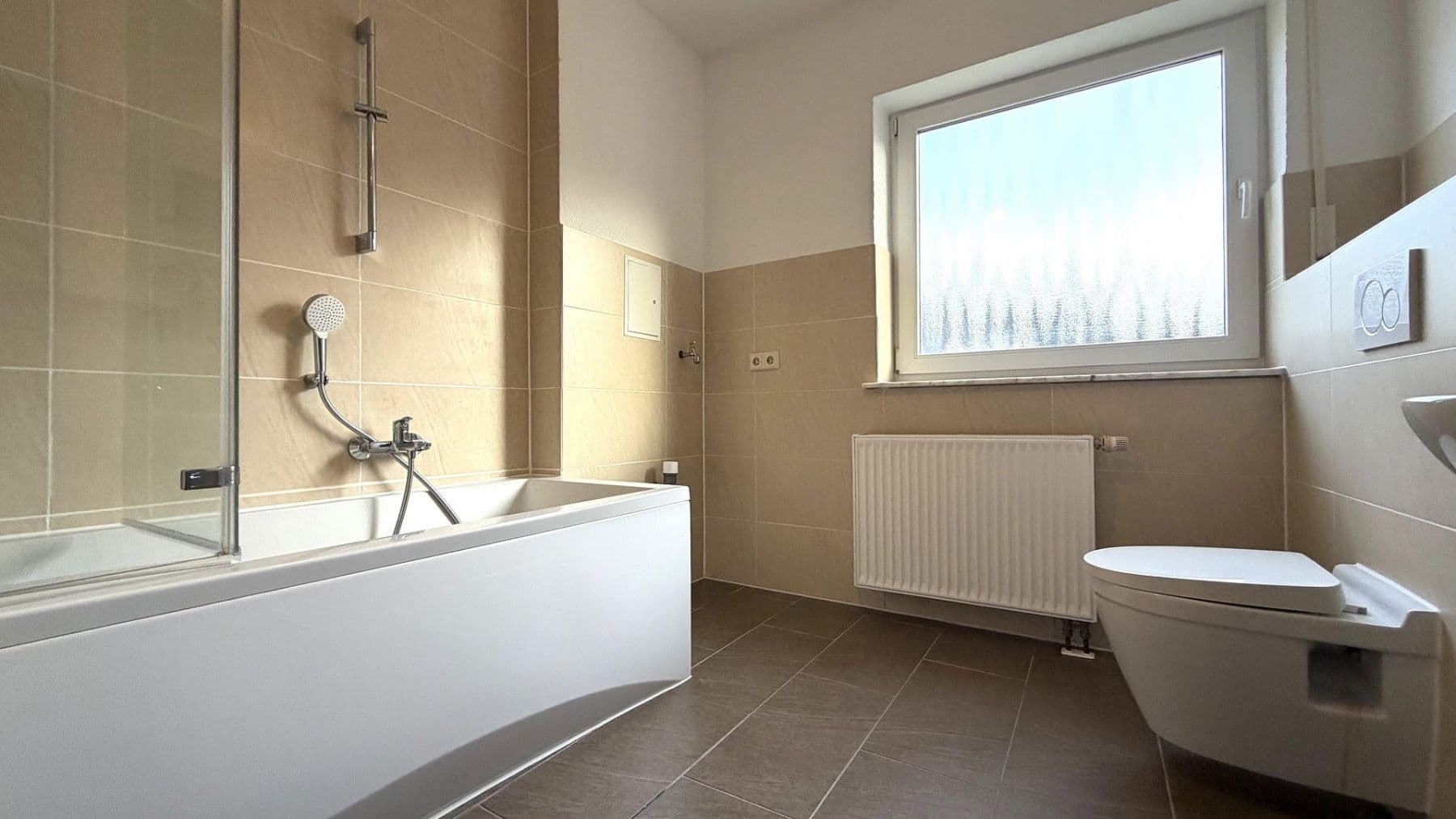 Pronájem bytu 3+1 95 m², Hauptstr. 22, Goddert, Porýní-Falc Pronájem bytu 3+1 95 m², Hauptstr. 22, Goddert, Porýní-Falc