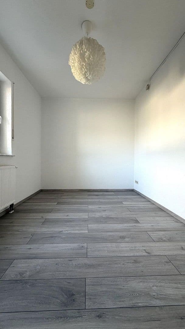 Pronájem bytu 3+1 95 m², Hauptstr. 22, Goddert, Porýní-Falc Pronájem bytu 3+1 95 m², Hauptstr. 22, Goddert, Porýní-Falc