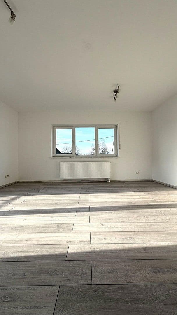 Pronájem bytu 3+1 95 m², Hauptstr. 22, Goddert, Porýní-Falc Pronájem bytu 3+1 95 m², Hauptstr. 22, Goddert, Porýní-Falc