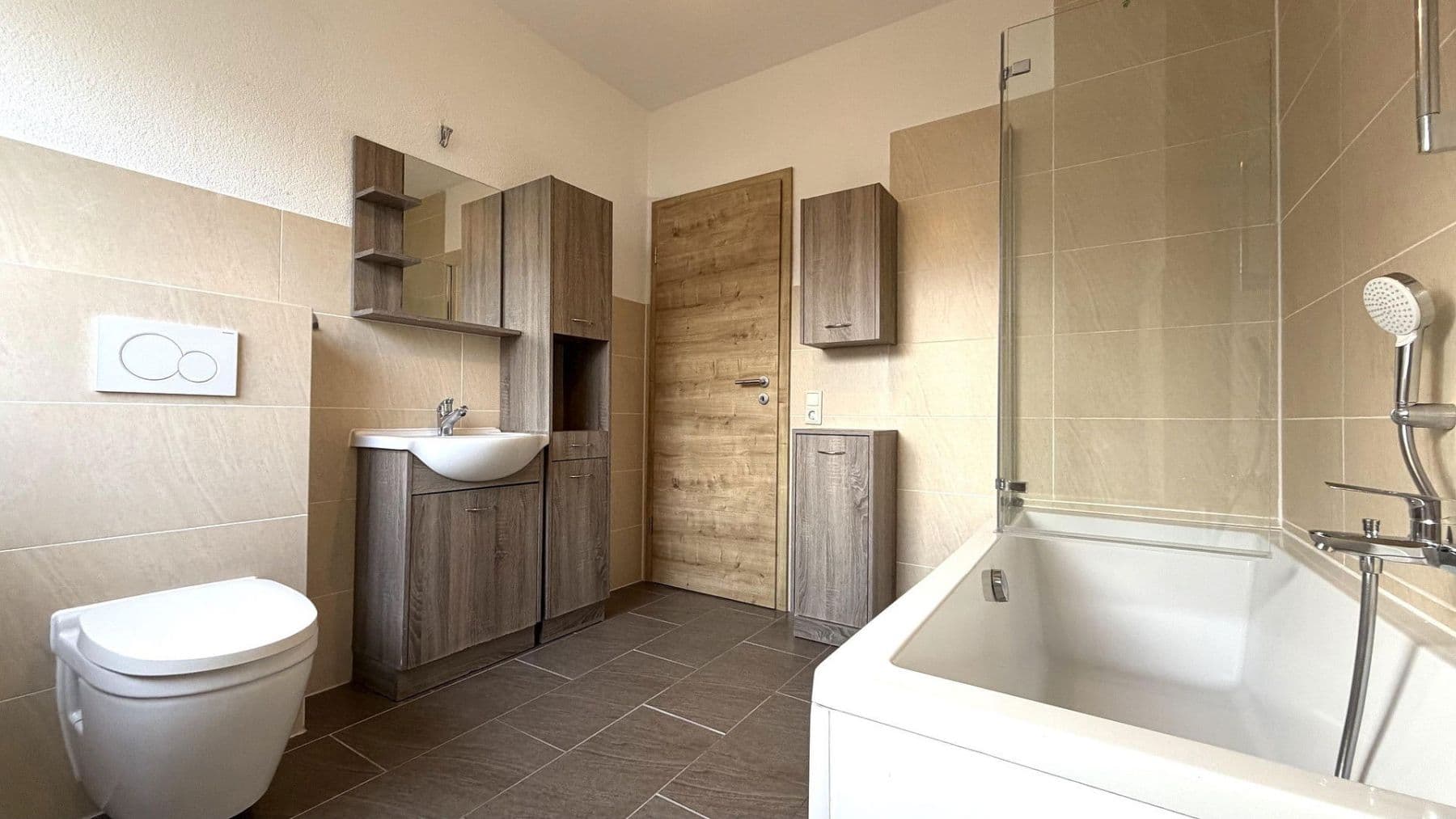 Pronájem bytu 3+1 95 m², Hauptstr. 22, Goddert, Porýní-Falc Pronájem bytu 3+1 95 m², Hauptstr. 22, Goddert, Porýní-Falc