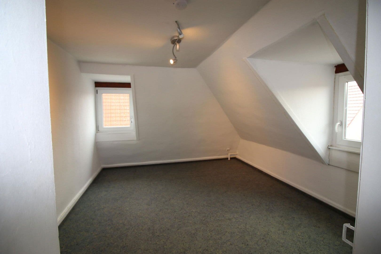 Prodej domu 121 m², pozemek 270 m², Flurstraße 7, Otterberg, Porýní-Falc Prodej domu 121 m², pozemek 270 m², Flurstraße 7, Otterberg, Porýní-Falc