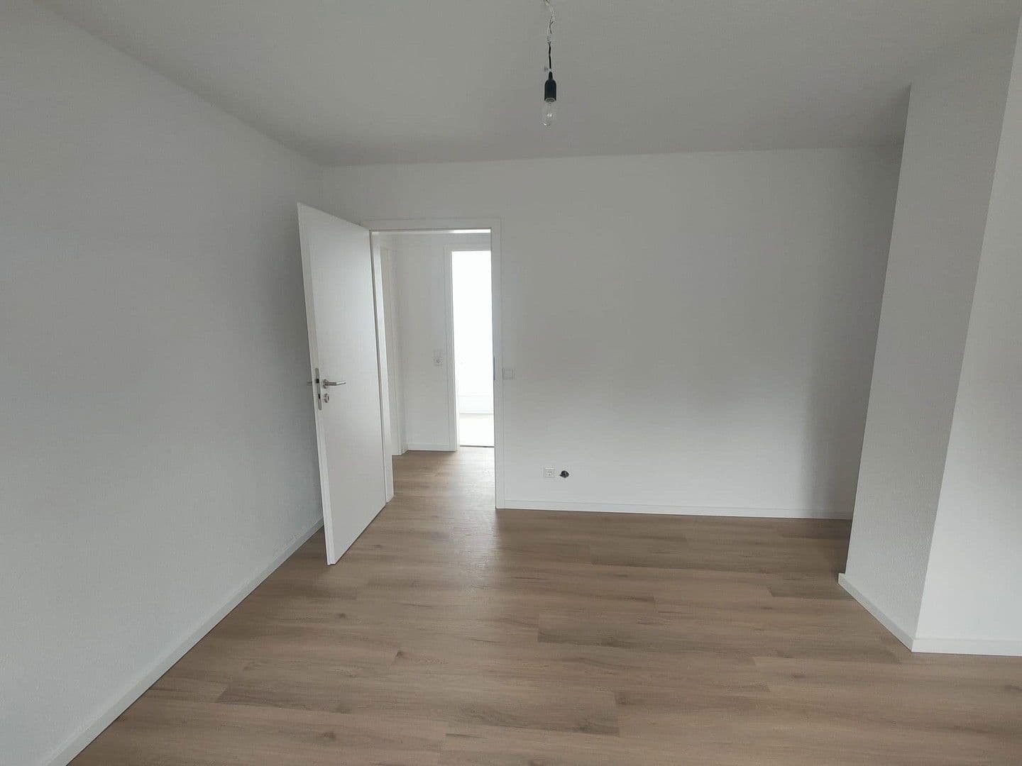 Pronájem bytu 2+kk 55 m², Schellenbecker Strasse 7, Wuppertal, Severní Porýní-Vestfálsko Pronájem bytu 2+kk 55 m², Schellenbecker Strasse 7, Wuppertal, Severní Porýní-Vestfálsko