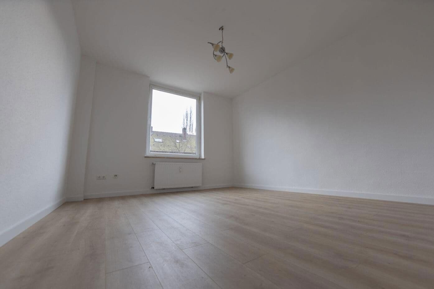 Pronájem bytu 2+1 60 m², Sommerstraße 1, Duisburg, Severní Porýní-Vestfálsko Pronájem bytu 2+1 60 m², Sommerstraße 1, Duisburg, Severní Porýní-Vestfálsko