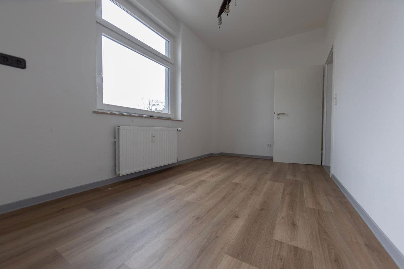 Pronájem bytu 2+1 60 m², Sommerstraße 1, Duisburg, Severní Porýní-Vestfálsko Pronájem bytu 2+1 60 m², Sommerstraße 1, Duisburg, Severní Porýní-Vestfálsko