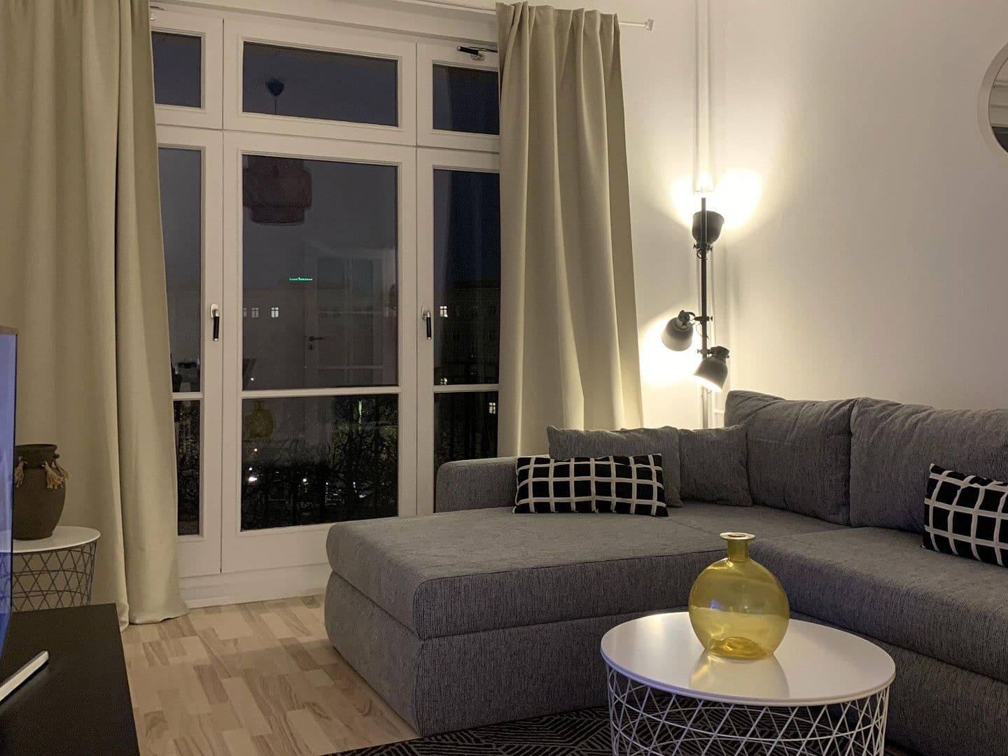 Pronájem bytu 2+1 65 m², Strausberger Platz 3, Berlin, Berlín Pronájem bytu 2+1 65 m², Strausberger Platz 3, Berlin, Berlín